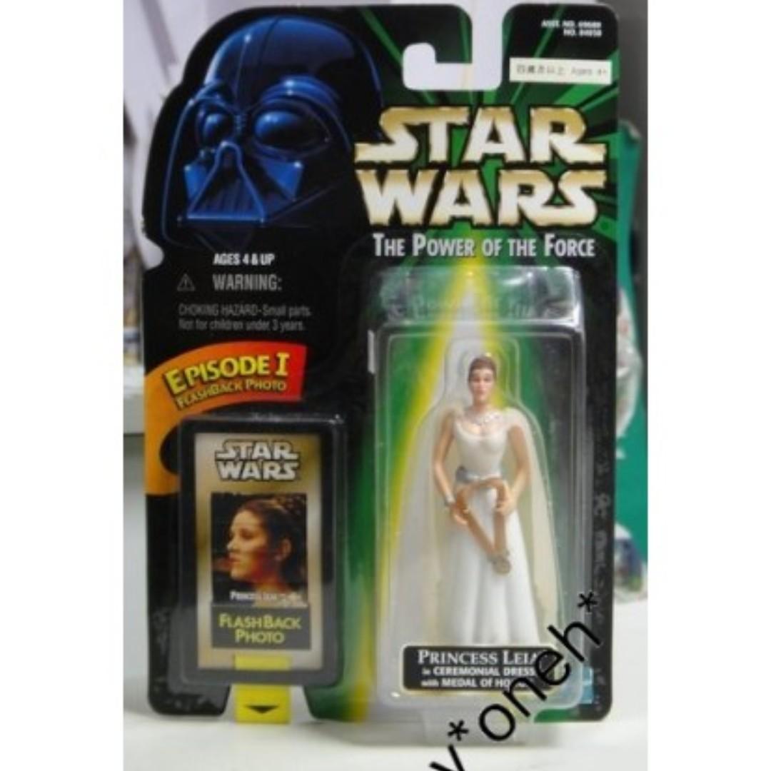 KENNER STAR WARS PRINCESS LEIA IN CEREMONIAL DRESS MEDAL OF HONOR