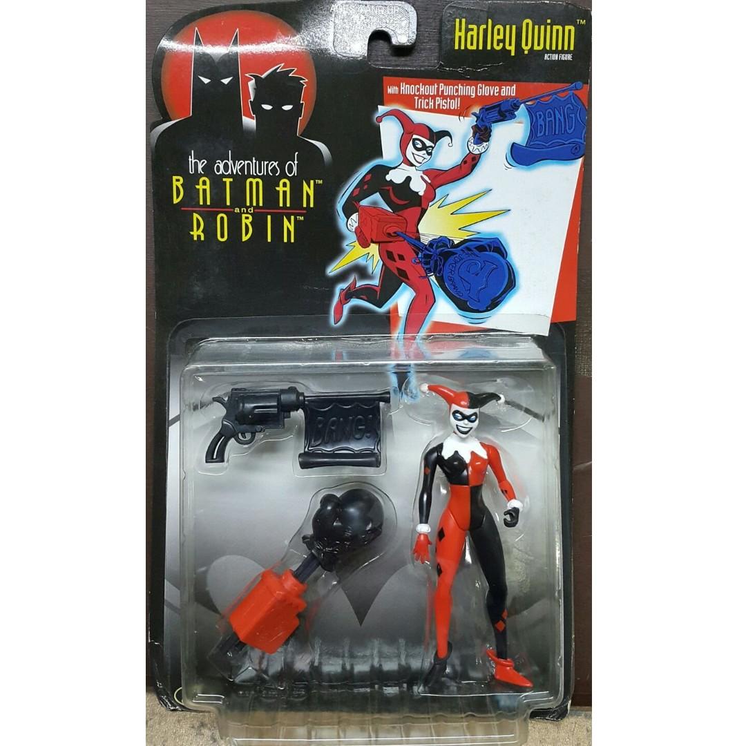 KENNER 63829 THE ADVENTURES OF BATMAN AND ROBIN HARLEY QUINN WITH KNOCKOUT PUNCHING GLOVE AND TRICK PISTOL