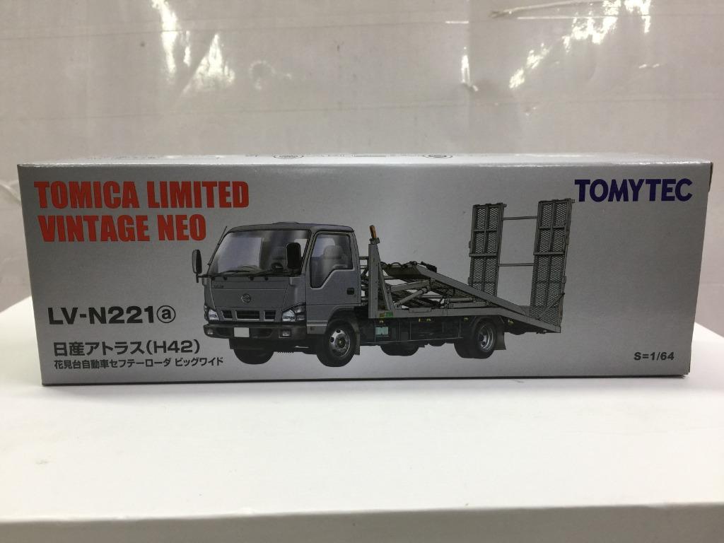 TOMYTEC TOMICA LIMITED VINTAGE NEO 1/64 LV-N221a NISSAN ATLAS H42 SAFETY LOADER BIG WIDE