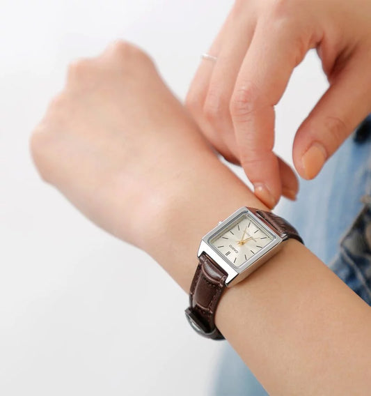 Casio LTP-V007L-9E 22mm Ladies Leather Strap Vintage Watch