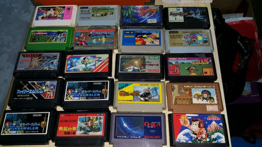 A large number of Nintendo red and white machine belts over 2000 boxes of nintendo fc family computer