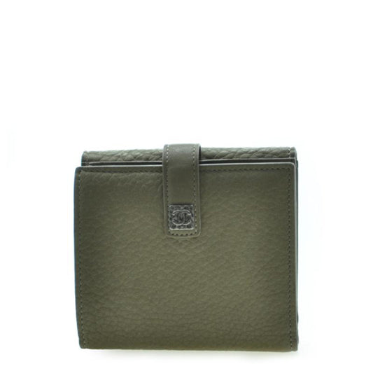 Chanel Short Button Wallet A68629CBE 1304