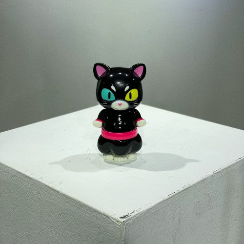 Kung Fu Tri-leg Cat Kung Fu Tri-leg Cat - Black GID