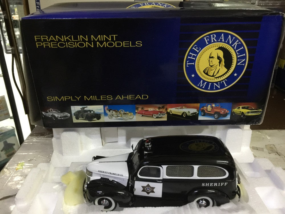 FRANKLIN MINT 1/24 1946 CHEVY SHERIFF'S SUBURBAN WAGON POLICE BLACK WHITE