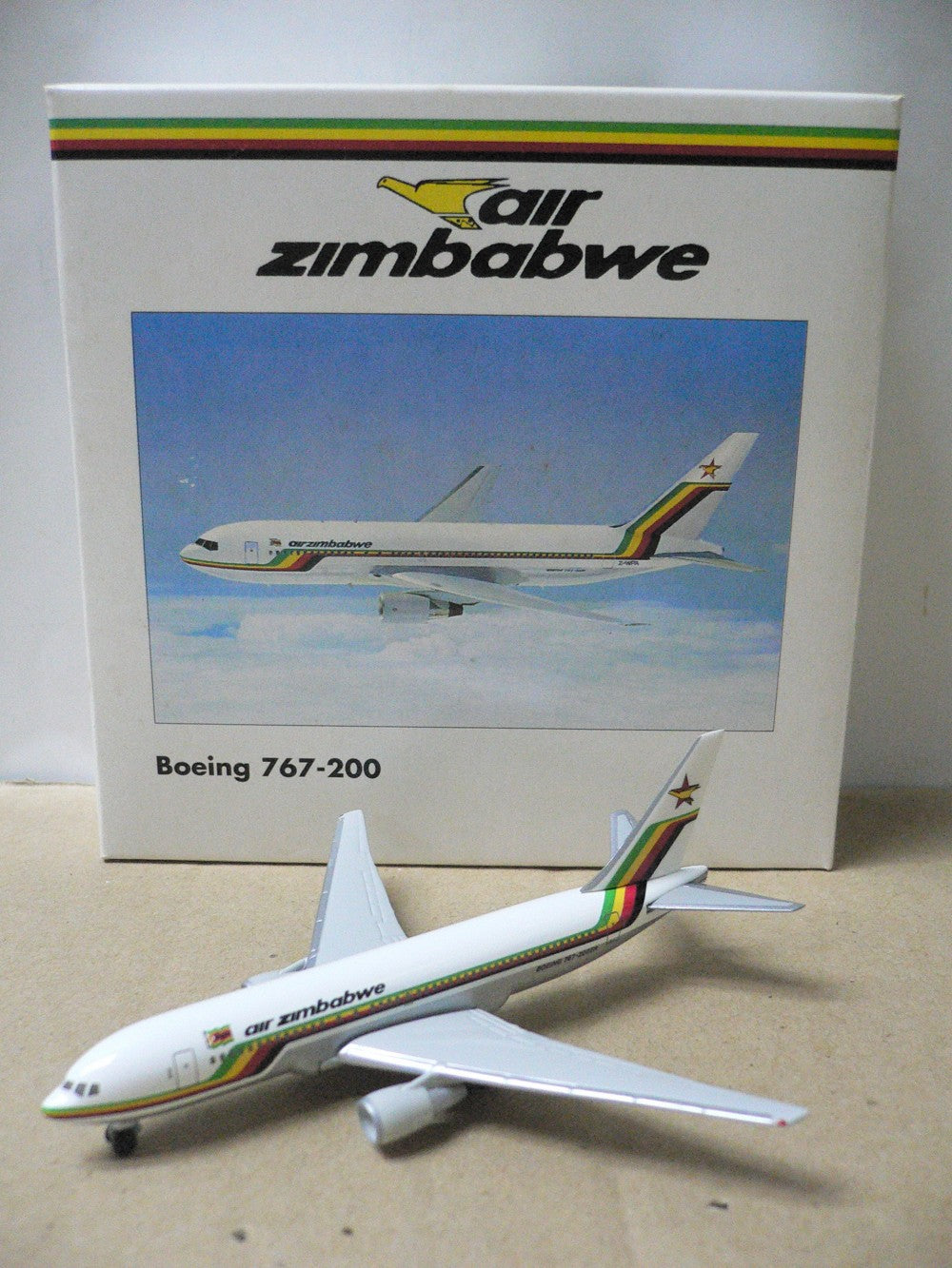 HERPA WINGS 1/500 AIR ZIMBABWE BOEING 767-200ER