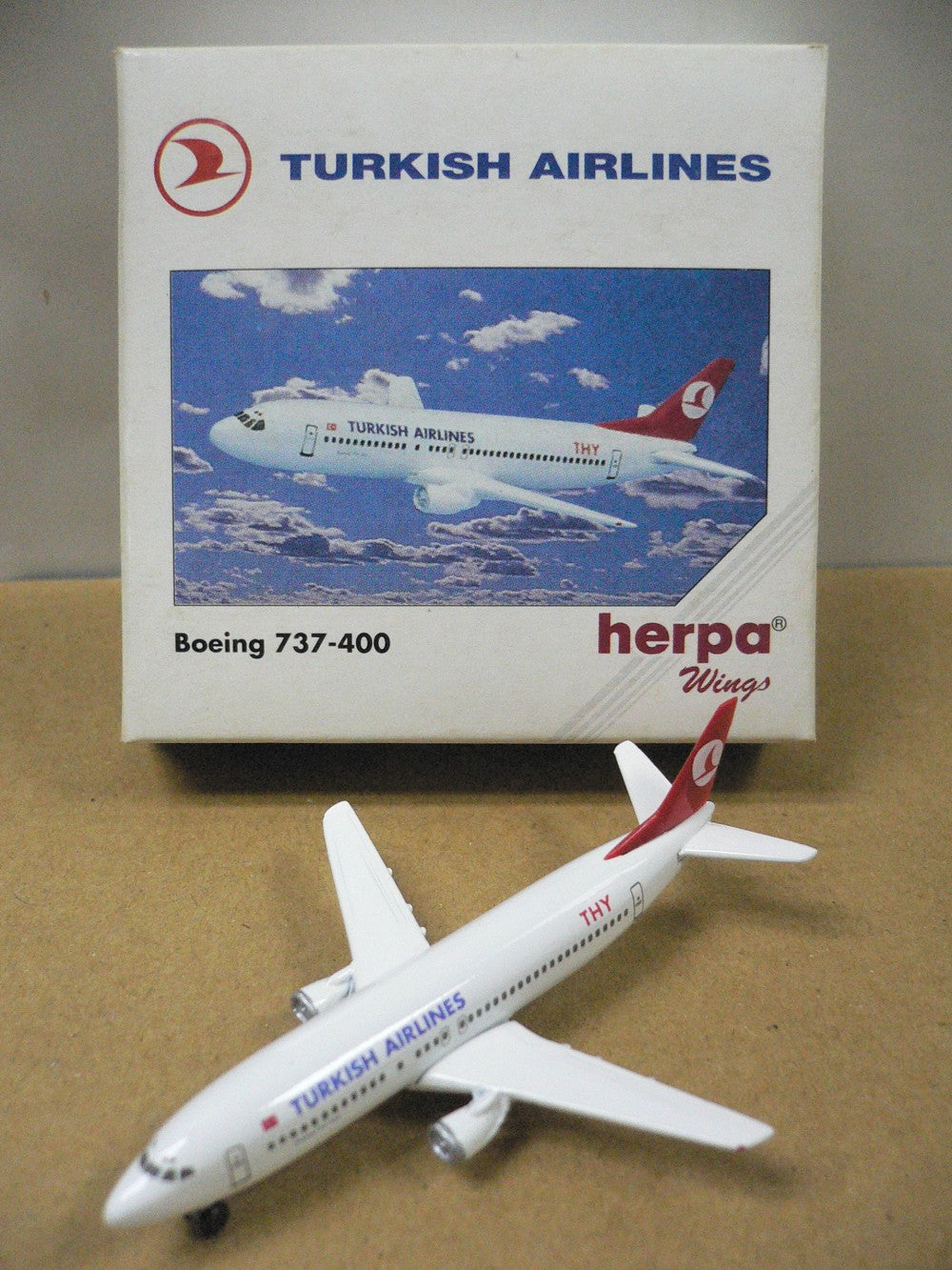 HERPA WINGS 1/500 TURKISH AIRLINES BOEING 737-400 THY