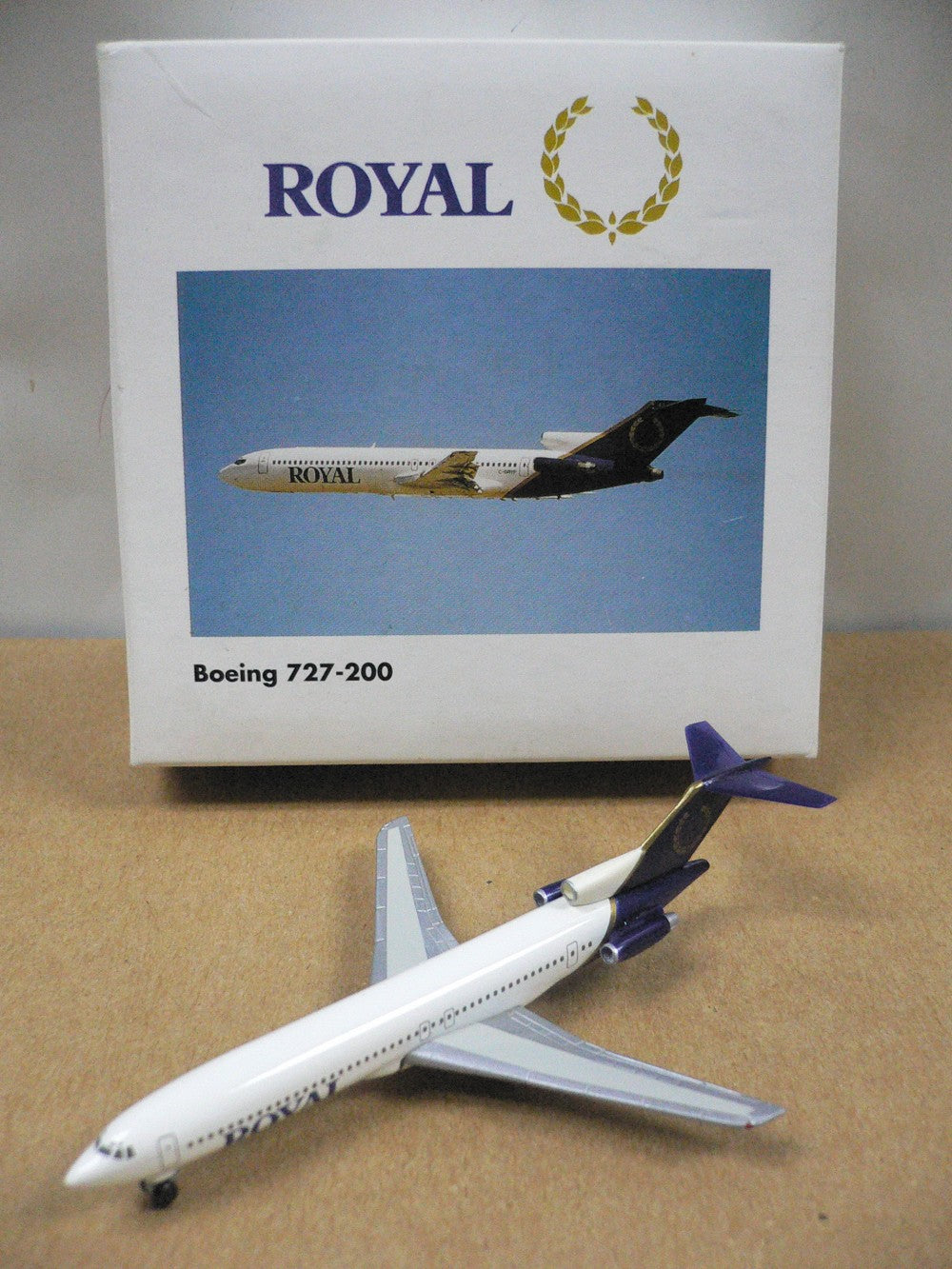 HERPA WINGS 1/500 ROYAL BOEING 727-200