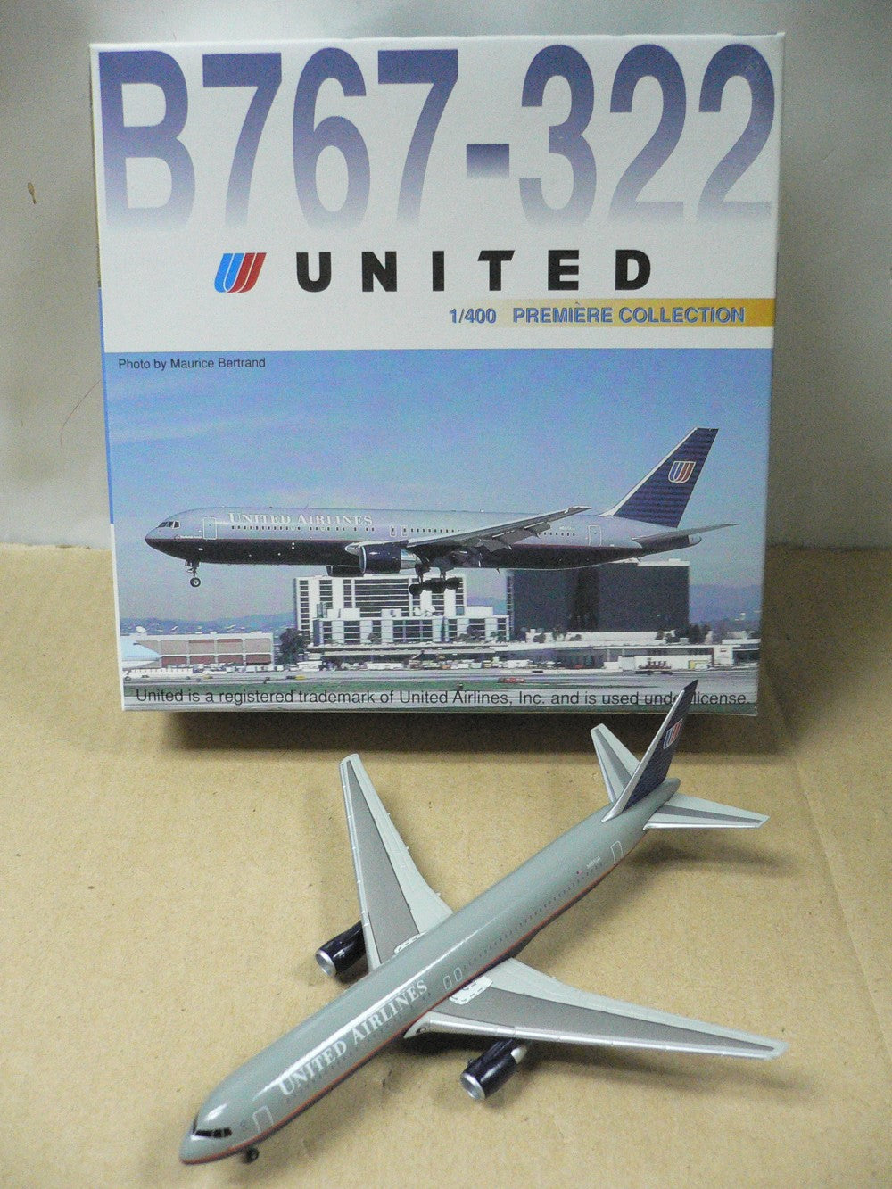 DRAGON WINGS 1/400 UNITED AIRLINES B767-322 N665UA