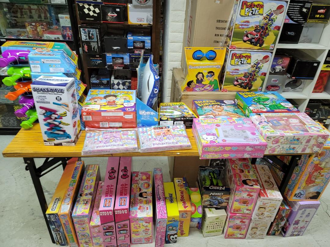 bulk too many things to sell Christmas gifts Birthday gifts Holiday gifts are cheap and expensive There are new stock and super new stock to choose from