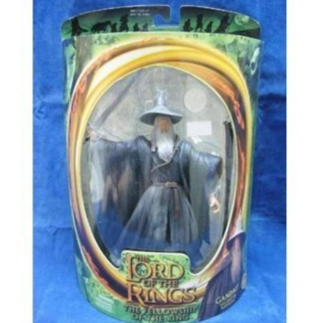 TOY BIZ 81022 THE LORD OF THE RINGS THE FELLOWSHIP OF THE RING GANDALF THE GRAY WITH LIGHT-UP STAFF ACTION IAN MCKELLEN b5644366