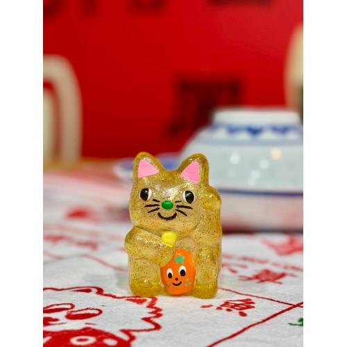 Golden cat for the beginning of the year