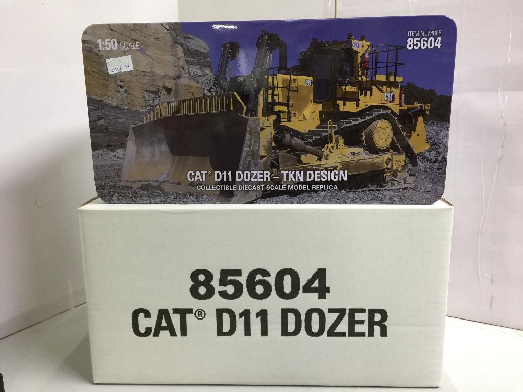 DIECAST MASTERS 1/50 Cat® D11 Dozer TKN Design