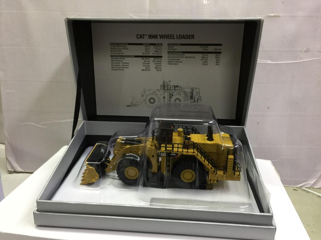 DIECAST MASTERS 1/125 CAT 994K WHEEL LOADER