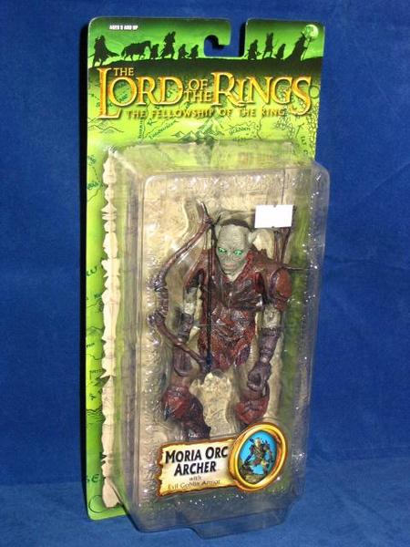 TOY BIZ LORD OF THE RINGS FELLOWSHIP OF THE RING MORIA ORC ARCHER WITH EVIL GOBLIN ARMOR  1113132120