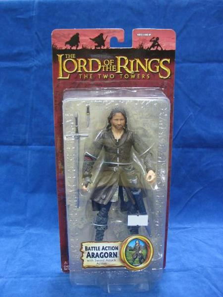 TOY BIZ LORD OF THE RINGS TWO TOWERS BATTLE ACTION ARAGORN WITH SWORD ATTACK ACTION  1132756240