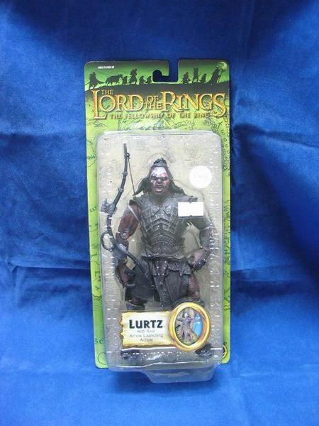 TOY BIZ LORD OF THE RINGS FELLOWSHIP OF THE RING LURTZ WITH REAL ARROW LAUNCHING ACTION