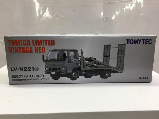 TOMYTEC TOMICA LIMITED VINTAGE NEO 1/64 LV-N221a NISSAN ATLAS H42 SAFETY LOADER BIG WIDE