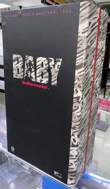 FX CREATIONS X BROTHERSFREE HOT TOYS - BABY BROTHERSWORKER FIGURE