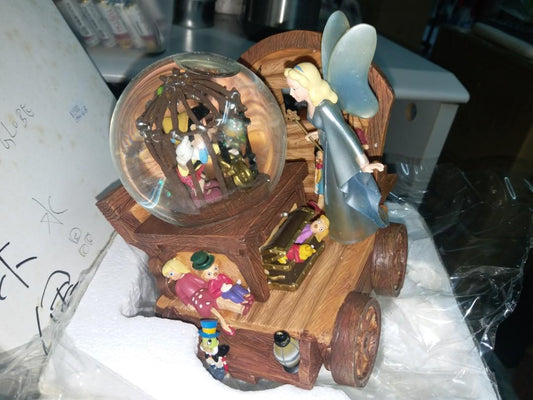 PINOCCHIO SNOWGLOBE Pinocchio Musical Crystal Ball