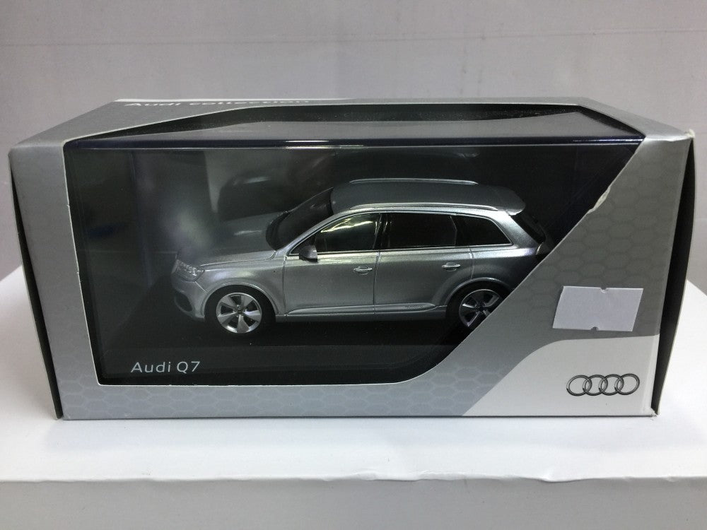 AUDI 1/43 A4 Q7 FOIL SILVER