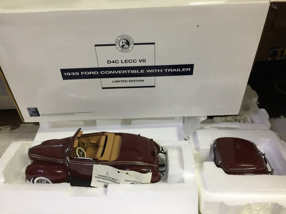 FRANKLIN MINT 1/24 1939 FORD CONVERTIBLE WITH TRAILER BROWN