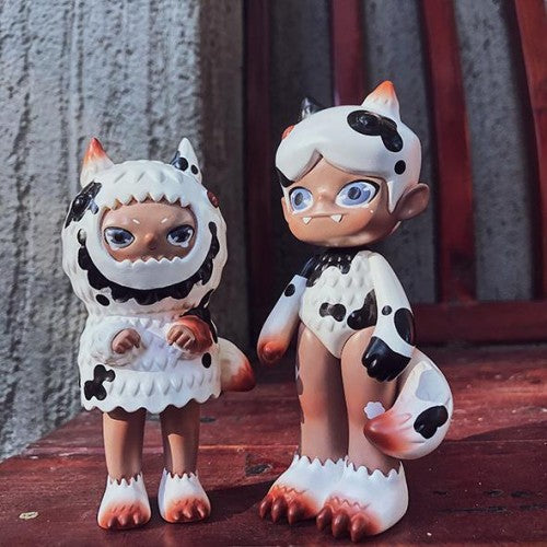 FEY CAT & Domino in cow color