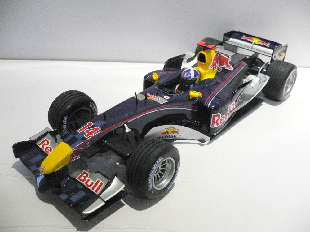 MINICHAMPS 1/18 Red Bull Racing Cosworth RB1 David Coulthard 2005 #14