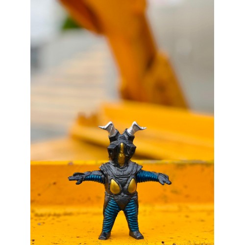 ZETTON (Metallic Black)