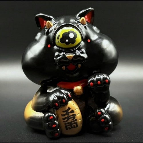 BLACK LUCKY CAT