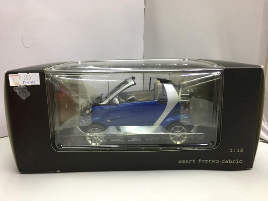 Smart fortwo cabrio 1/18 blue metallic