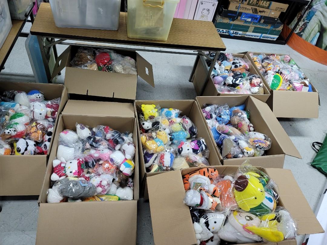 Event: Clear with you! Lots of stuffed dolls with cards and cards, Disney Adventure Park claw machine prizes