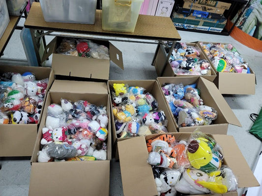 Event: Clear with you! Lots of stuffed dolls with cards and cards, Disney Adventure Park claw machine prizes