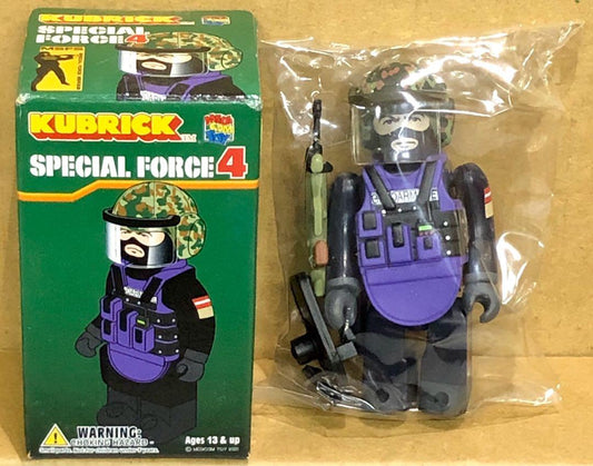 MEDICOM 100% KUBRICK SPECIAL FORCE 4 MSFS COBRA