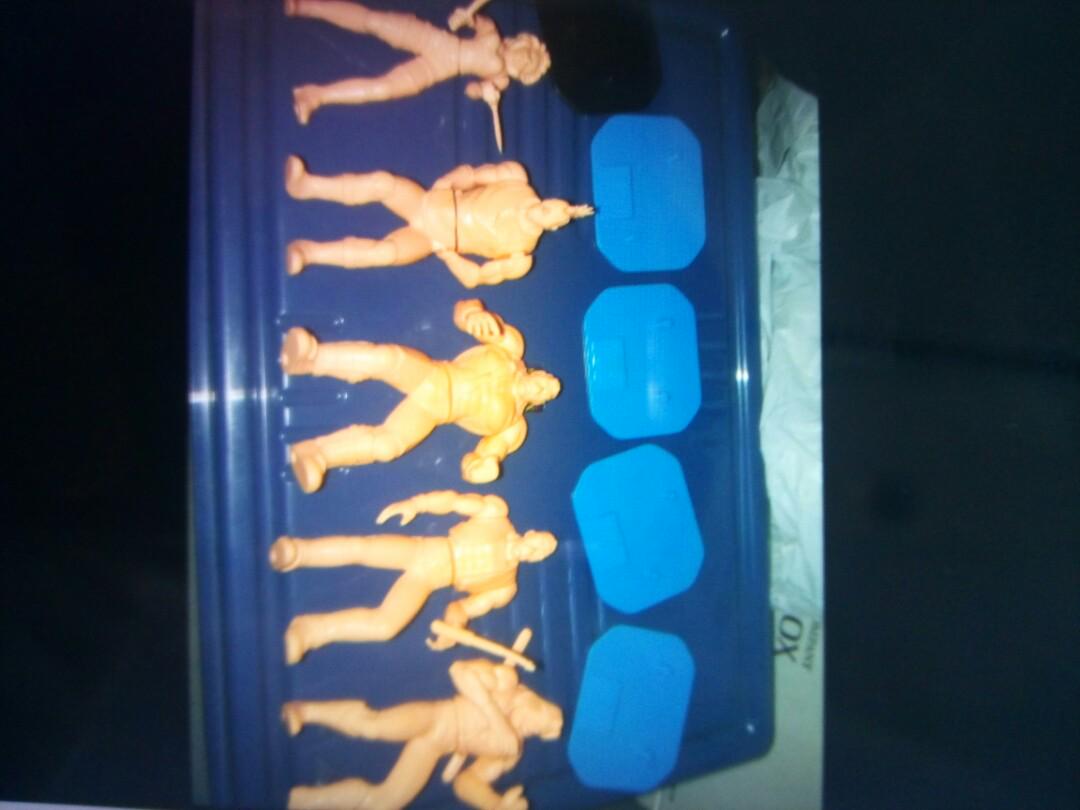 Final Fight2 plain plastic doll 5 types, one missing b102
