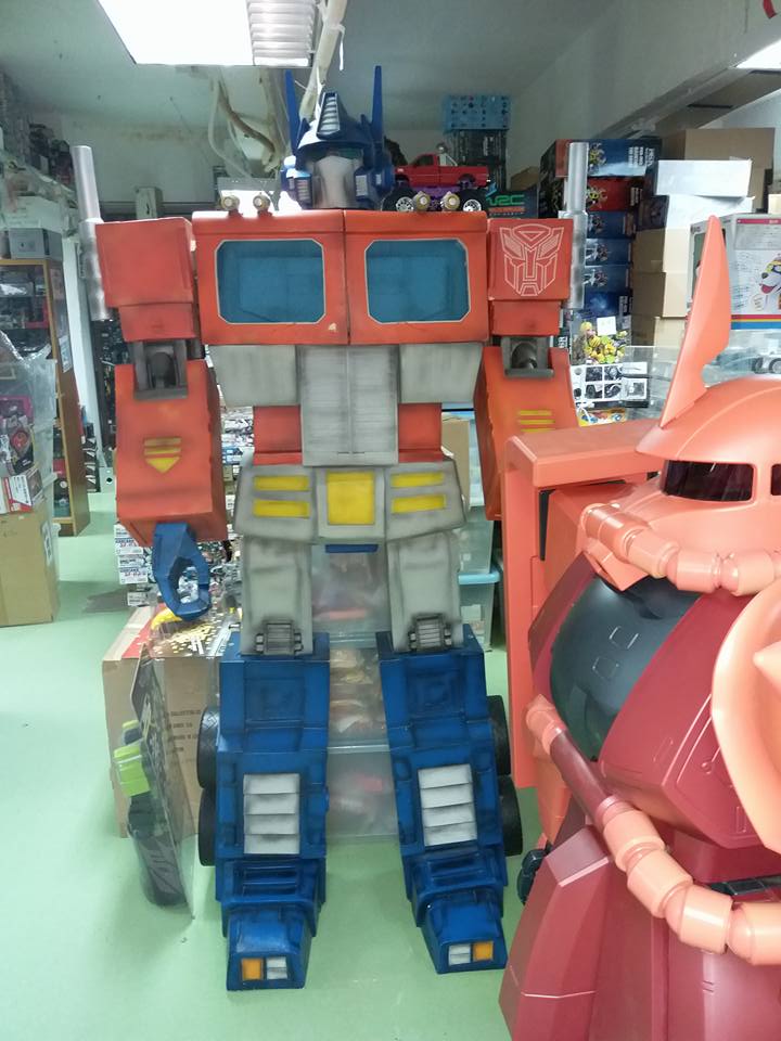 HUGE GAIN OPTIMUS PRIME HASBRO LIMITED EDITION
